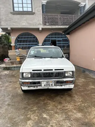 Nissan Hardbody 1994 White