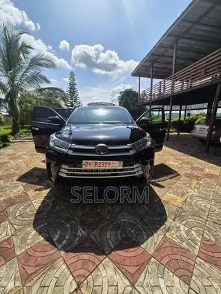 Toyota Highlander LE Plus 2019 Black