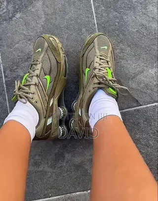 Nike Shox R3