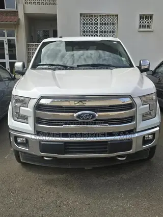 Ford F-150 Lariat 4x4 SuperCrew Cab Styleside 5.5 ft. box 145 in. WB