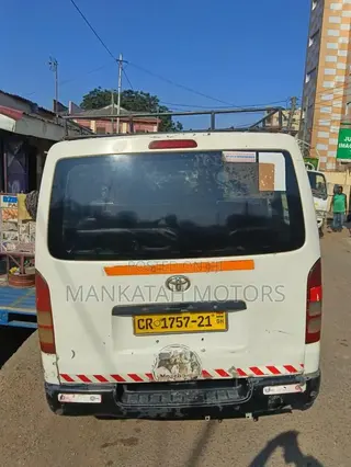 Toyota HiAce 2008 White