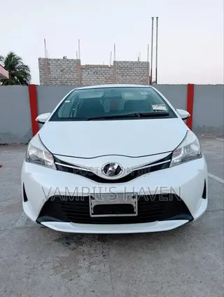 Toyota Vitz 1.3 AWD 3dr 2015 Pearl