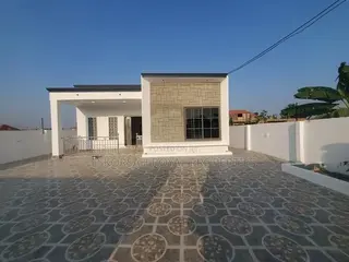 3bdrm House in Lakeside for sale