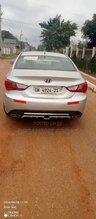 Hyundai Sonata GLS Sedan FWD (2.4L 4cyl 6A) 2013 Silver