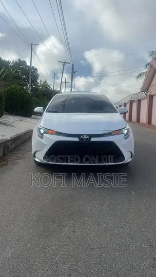 Toyota Corolla XSE 2021 White