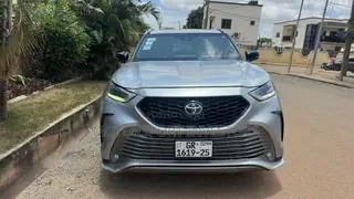 Toyota Highlander XSE 2021 Silver