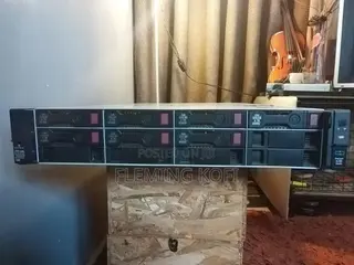 Server HP ProLiant DL380 Gen10 128GB Intel Xeon HDD+SSD 6T