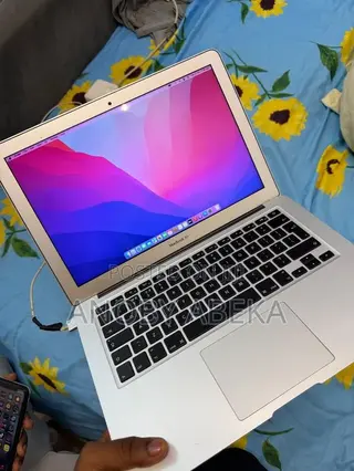 Laptop Apple MacBook Air 2017 8GB Intel Core i5 HDD+SSD 128GB