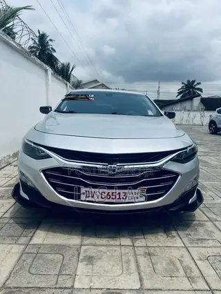 Chevrolet Malibu 2021 Silver