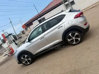 Hyundai Tucson Limited AWD 2017 Gray