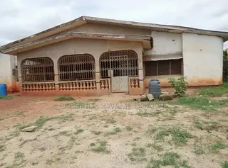 5bdrm House in Brother K Estate, Kumasi Metropolitan for sale