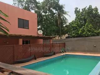 4bdrm Townhouse/Terrace in Abelenkpe, Lincoln School Area for sale