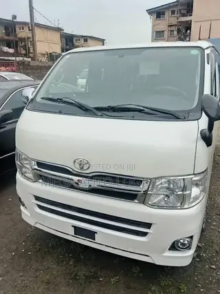 Toyota HiAce 2015 White