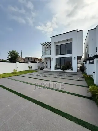 4bdrm House in East Airport for sale