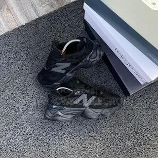 New Balance 9060 Triple Black