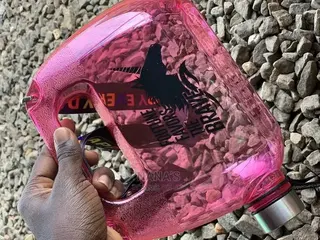 Water Bottles Available in Different Colors and