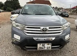 Toyota Highlander 3.5L 4WD 2013 Gray