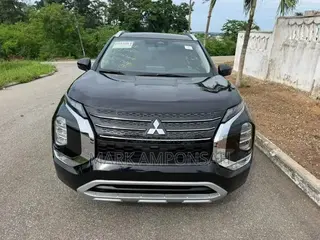 Mitsubishi Outlander SEL Launch Edition 2022 Black
