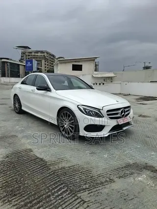 Mercedes-Benz C300 Sport 4Matic Sedan AWD (2.0L 4cyl 7A) 2017 White