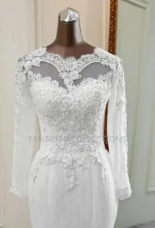 Elegant Lace Long-Sleeve Mermaid Wedding Dress