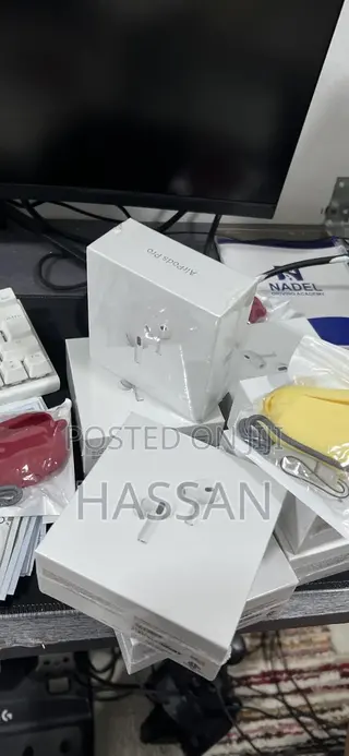 AirPods Pro 2 + Free Silicone Case