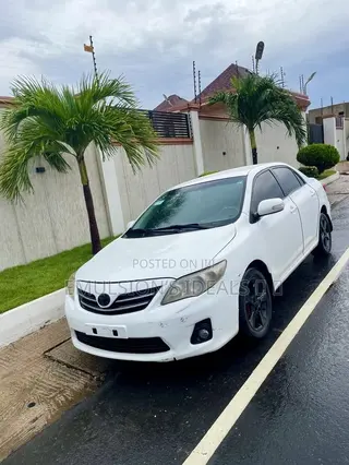 Toyota Corolla LE 4dr Sedan (1.8L 4cyl 4A) 2011 White