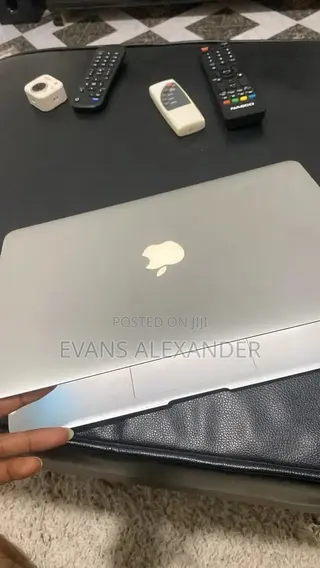 Laptop Apple MacBook Air 4GB Intel Core i5 SSD 128GB
