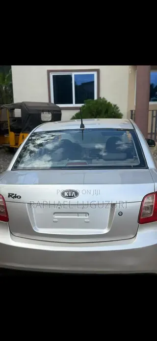 Kia Rio LX 4dr Sedan (1.6L 4cyl 4A) 2010 Silver