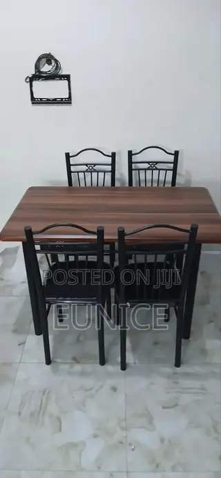 Quality Brand New Dinning Table With 4 Chairs
