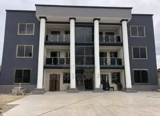 3bdrm Apartment in Zenith Realty, Exhibition for rent