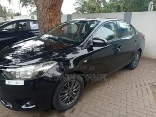 Toyota Yaris 2013 Black