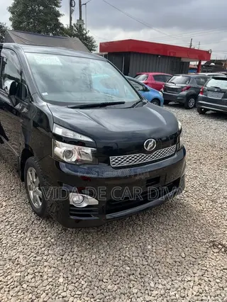 Toyota Voxy V 4WD 8-Seater 2012 Black