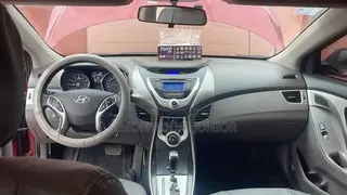Hyundai Elantra 2017 Red