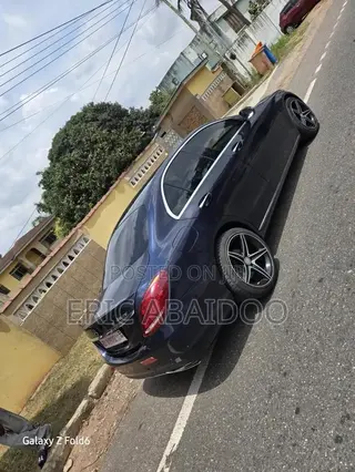Mercedes-Benz C300 2016 Blue