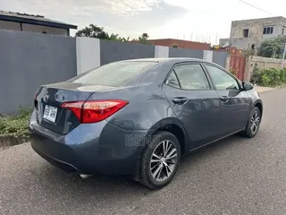 Toyota Corolla 2017 Gray