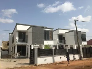 4bdrm House in Achimota Mall for sale