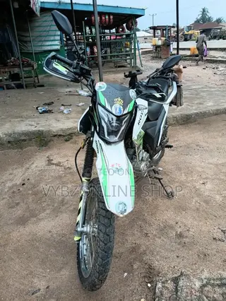 Royal Motorcycle 2025 Green