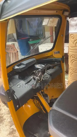 TVS King Deluxe Plus iTouch Start 2026 Yellow