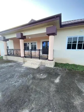 5bdrm House in Ejisu Baworo, Kumasi Metropolitan for sale