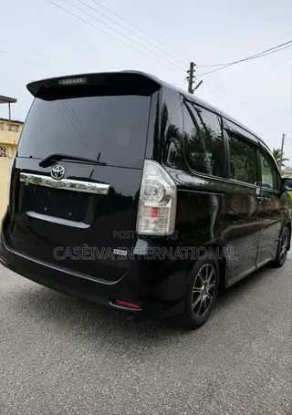 Toyota Voxy 2012 Black