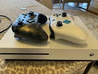 Xbox One S With 2 Controllers FC 27 AND OTHER BIG GAMES
