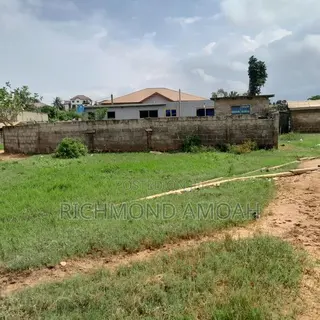 Half Plot for Sale at Kwesimintsim