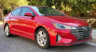 Hyundai Elantra 2020 Red