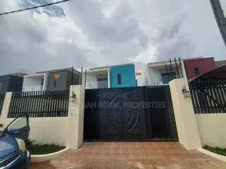 4bdrm House in Lakeside for sale