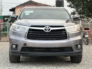 Toyota Highlander XLE V6 4x4 (3.5L 6cyl 6A) 2016 Gray