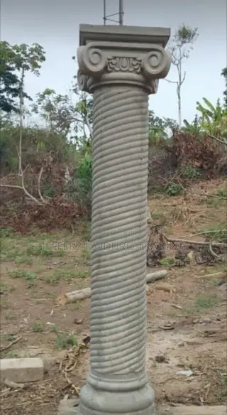 Round Rope Moulding Design / Pilar