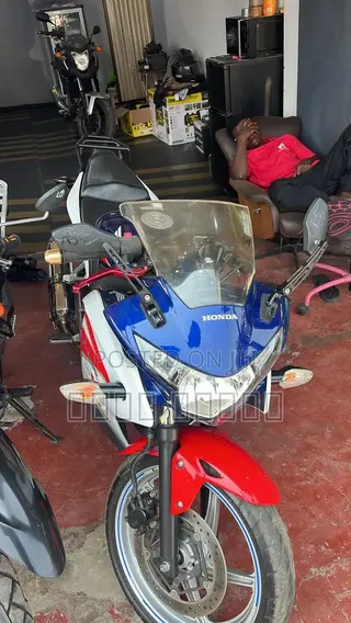 Honda CBR 2011 Blue
