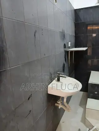 1bdrm Apartment in Ahrin, Mile 7 for rent
