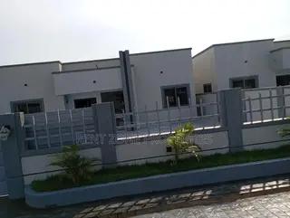 3bdrm Townhouse/Terrace in Rent Zone Properties, Pokuase for sale