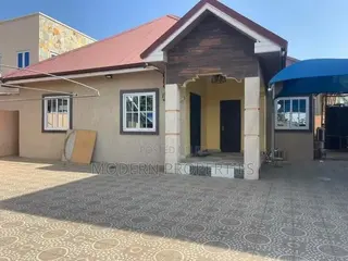 3bdrm House in Modern Properties, Baatsona Total for rent